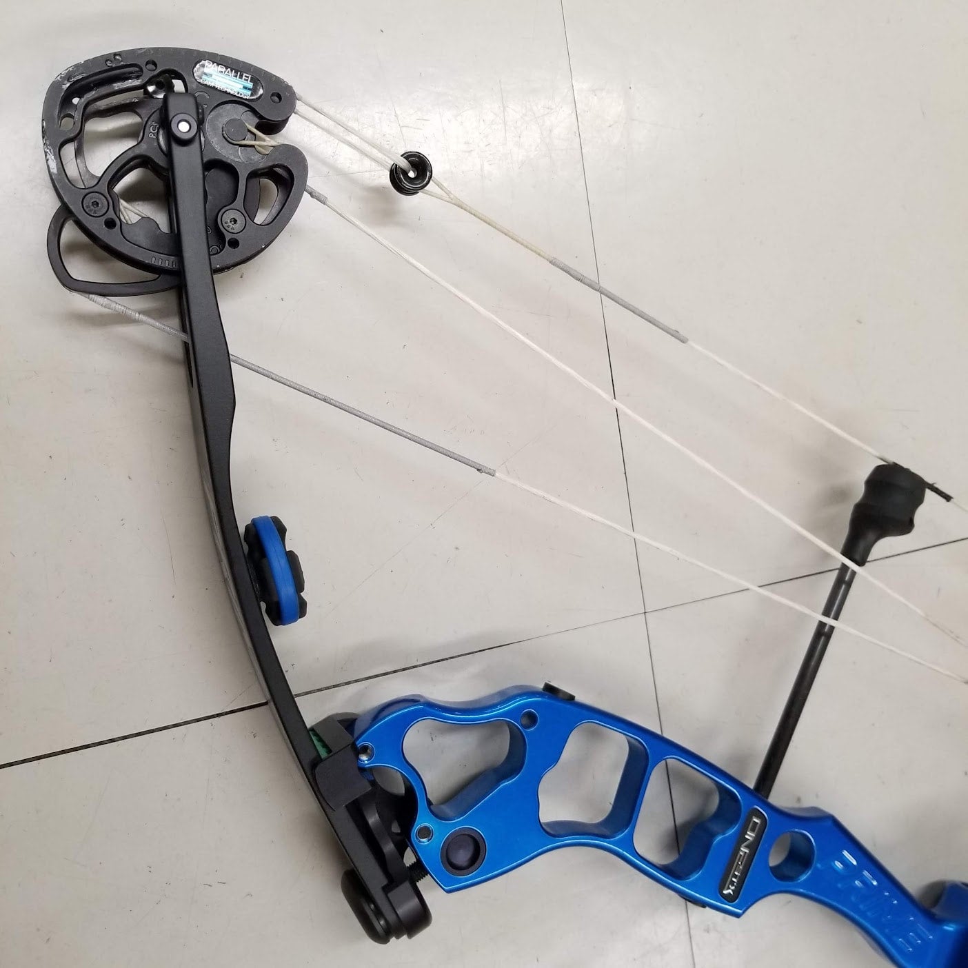 G5 PRIME ONE-STX コンパウンドボウ ブルー RH 50-60ポンド | アシスト 