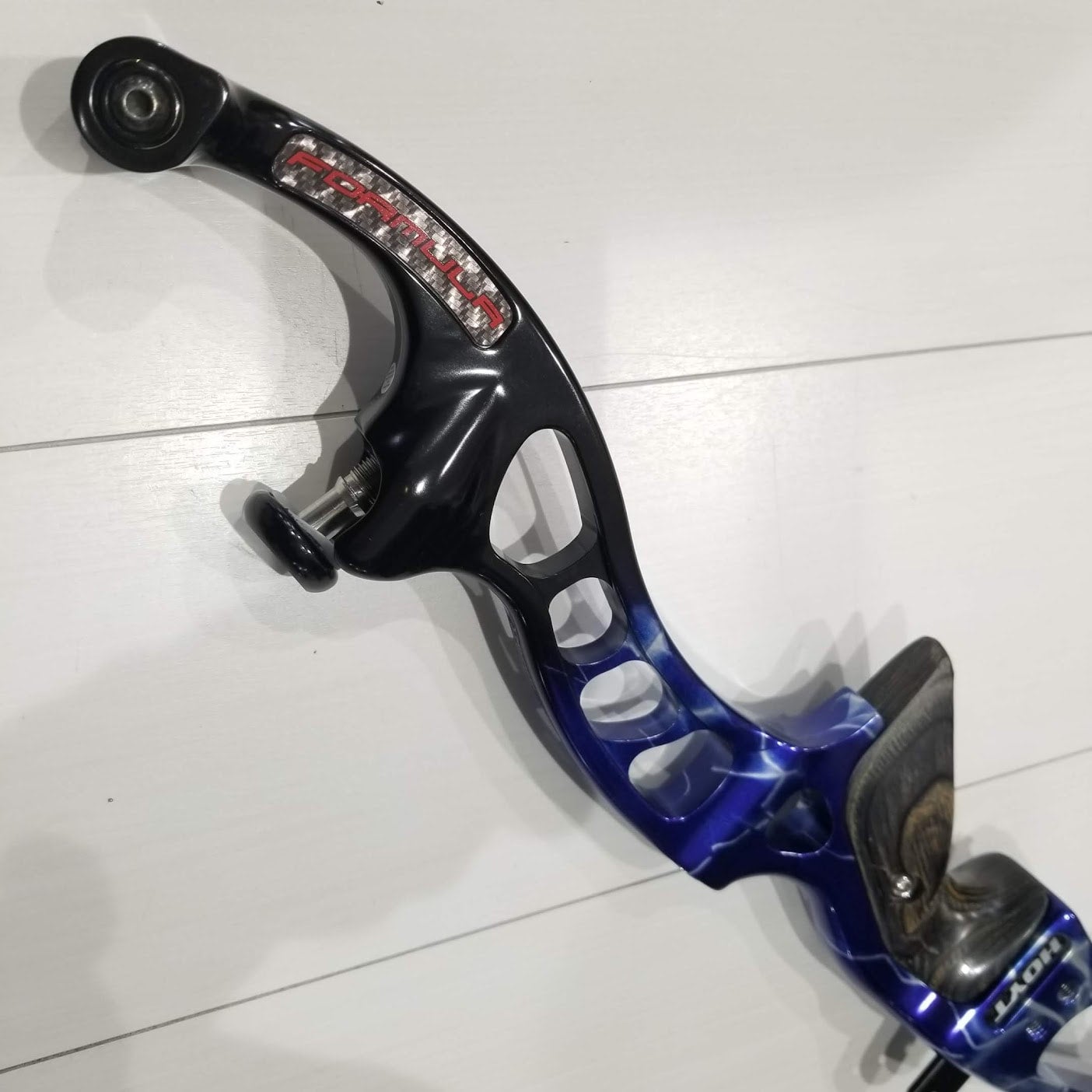 HOYT FORMULA HPX ハンドル 右用 27インチ | アシストアーチェリー