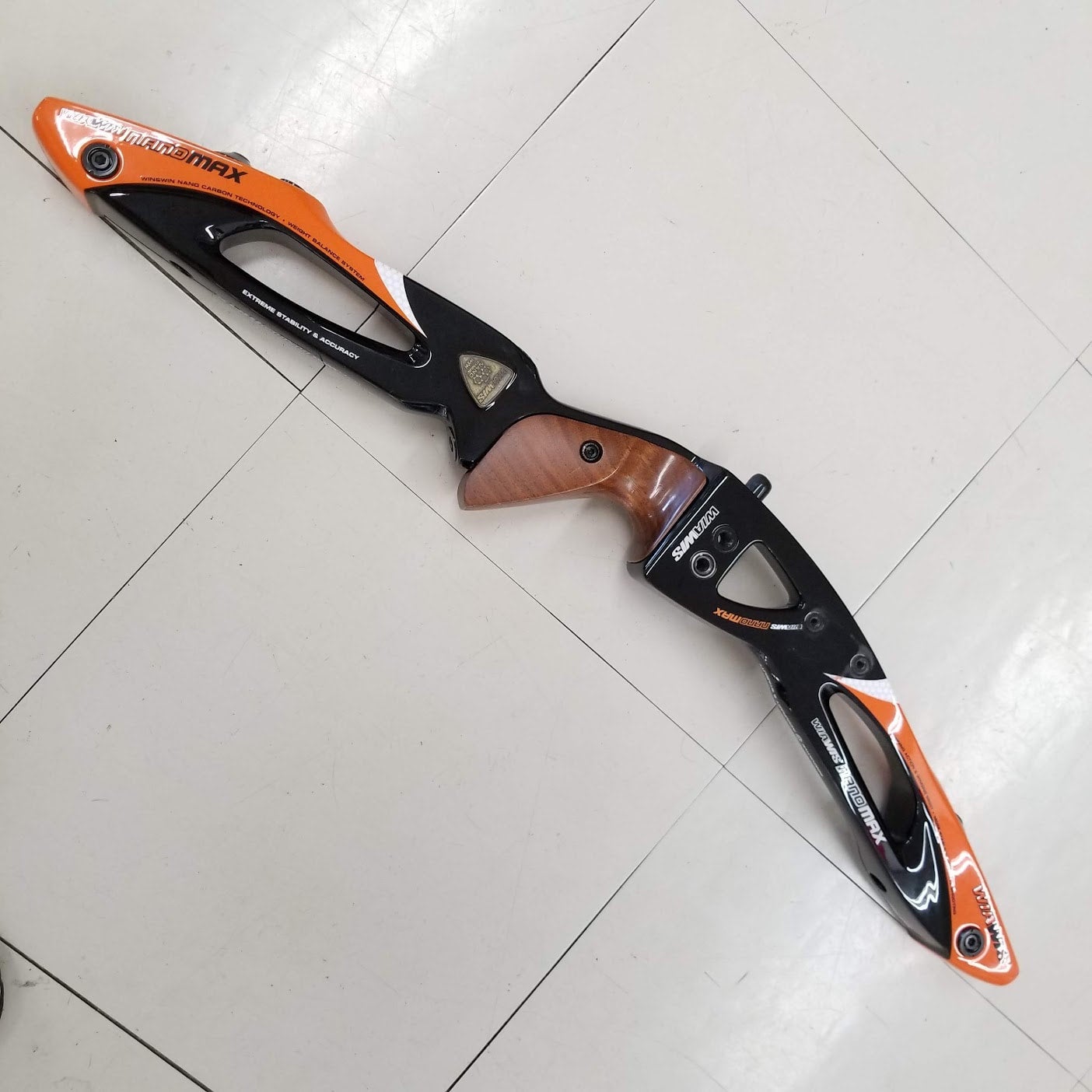 WIN&WIN NANO MAX 左用ハンドル 25インチ | アシストアーチェリー